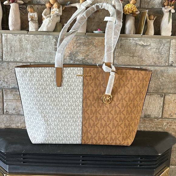 NWT Jet Set Travel tote - Picture 1 of 6